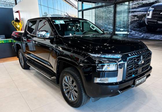MITSUBISHI TRITON 2.4 BITURBO DIESEL CD HPE-S 4X4 AUTOMÁTICO MITSUBISHI TRITON 2.4 BITURBO DIESEL CD HPE-S 4X4 AUTOMÁTICO